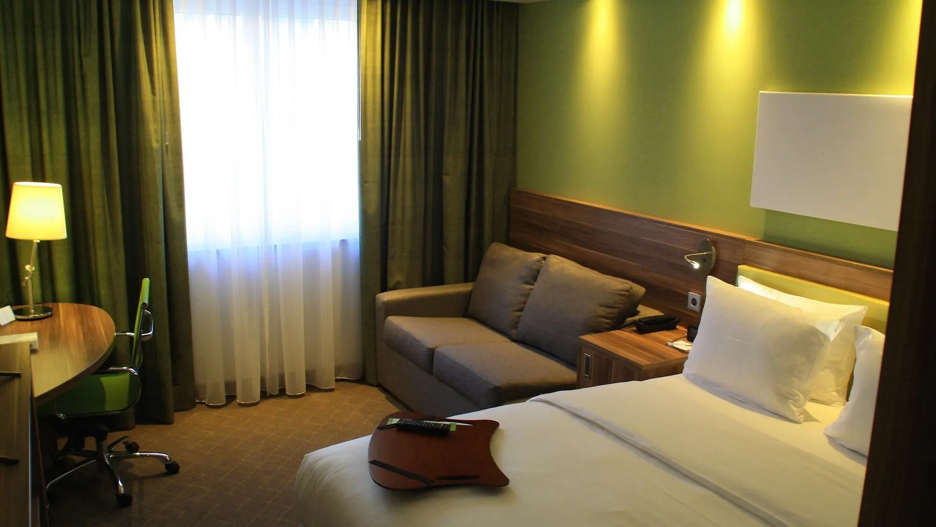 Hampton By Hilton Nuernberg City Center 3*, Nürnberg