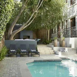 bayflowers-guest-house.hotels-capetown.com/